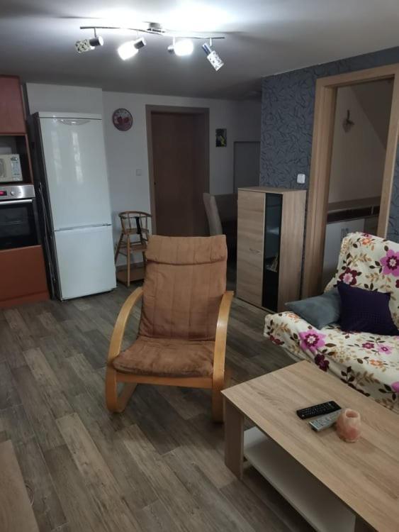 Apartman Damiko Apartment Chribska Exterior photo